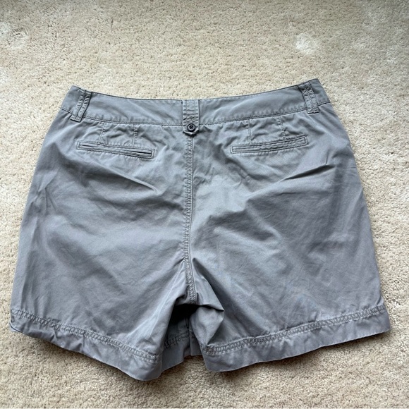 ✨Eddie Bauer Women’s Mercer Fit Khaki Chino Shorts - Size 14 - EUC - 100% Cotton - Picture 2 of 8